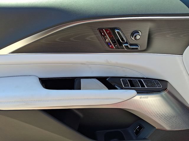New 2026 Cadillac Lyriq Premium Luxury AWD/4WD image 8
