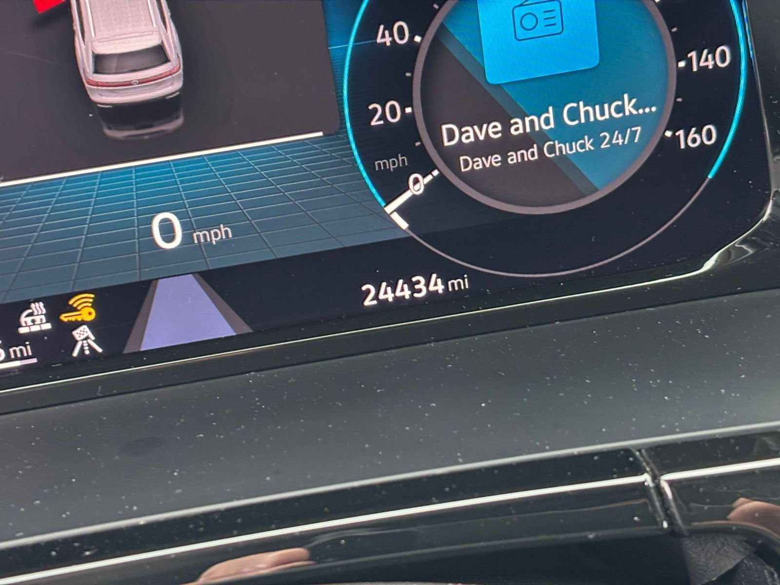 Used 2025 Volkswagen Atlas SE image 41