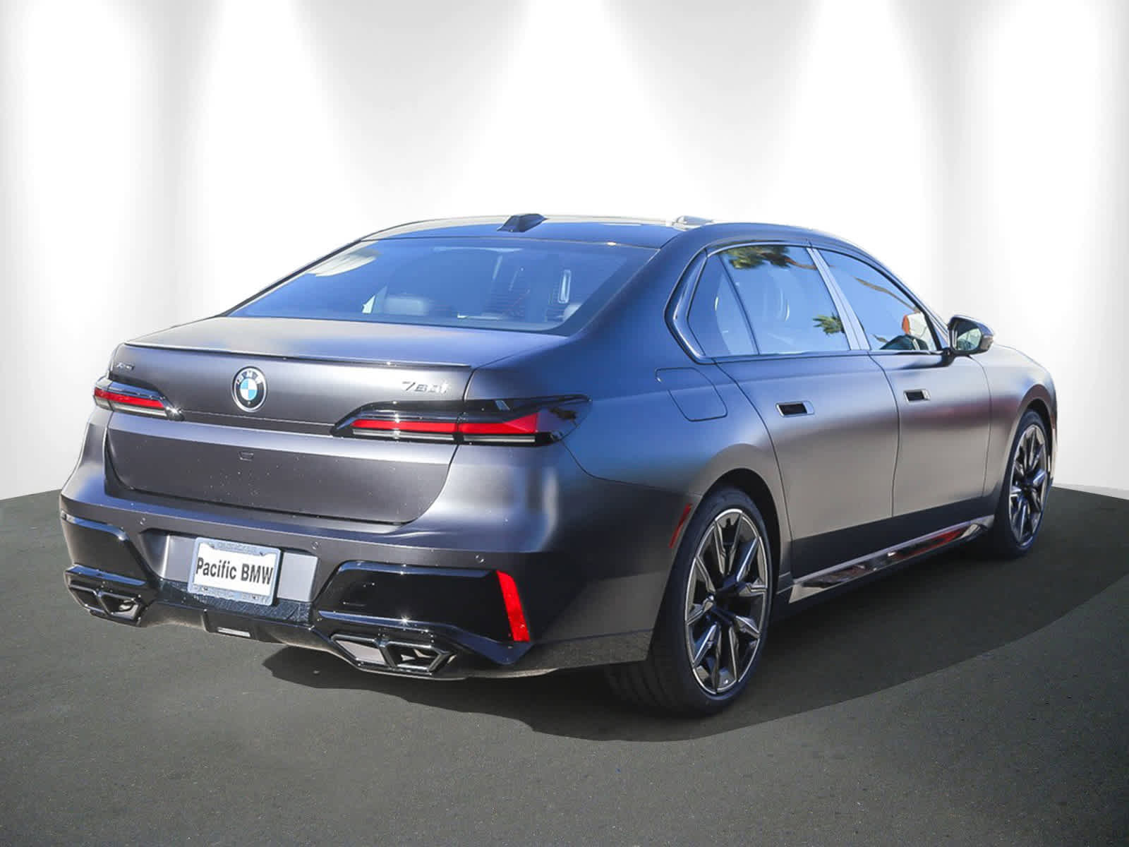 New 2026 BMW 760i xDrive w/ Premium Package image 6