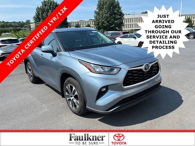 Certified 2020 Toyota Highlander XLE AWD/4WD image 1