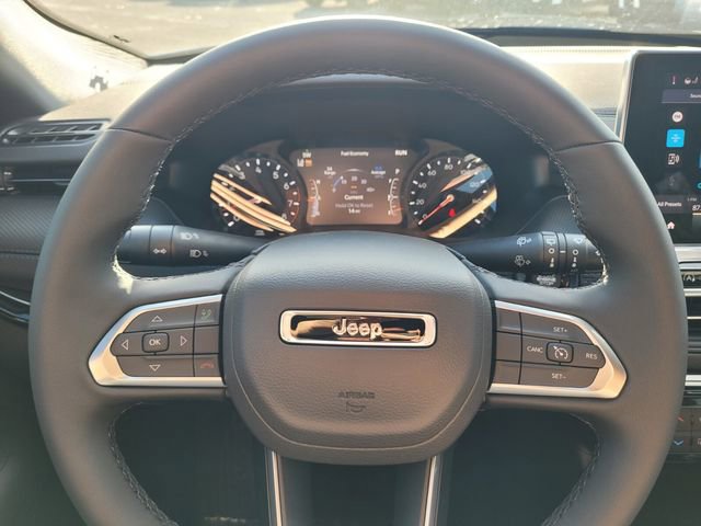 Used 2026 Jeep Compass Latitude image 25