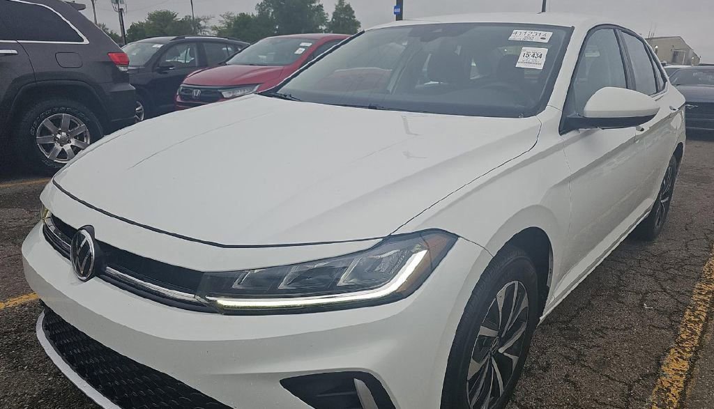 Used 2025 Volkswagen Jetta S FWD image 1