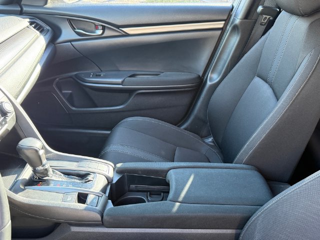 Used 2018 Honda Civic Sport image 9