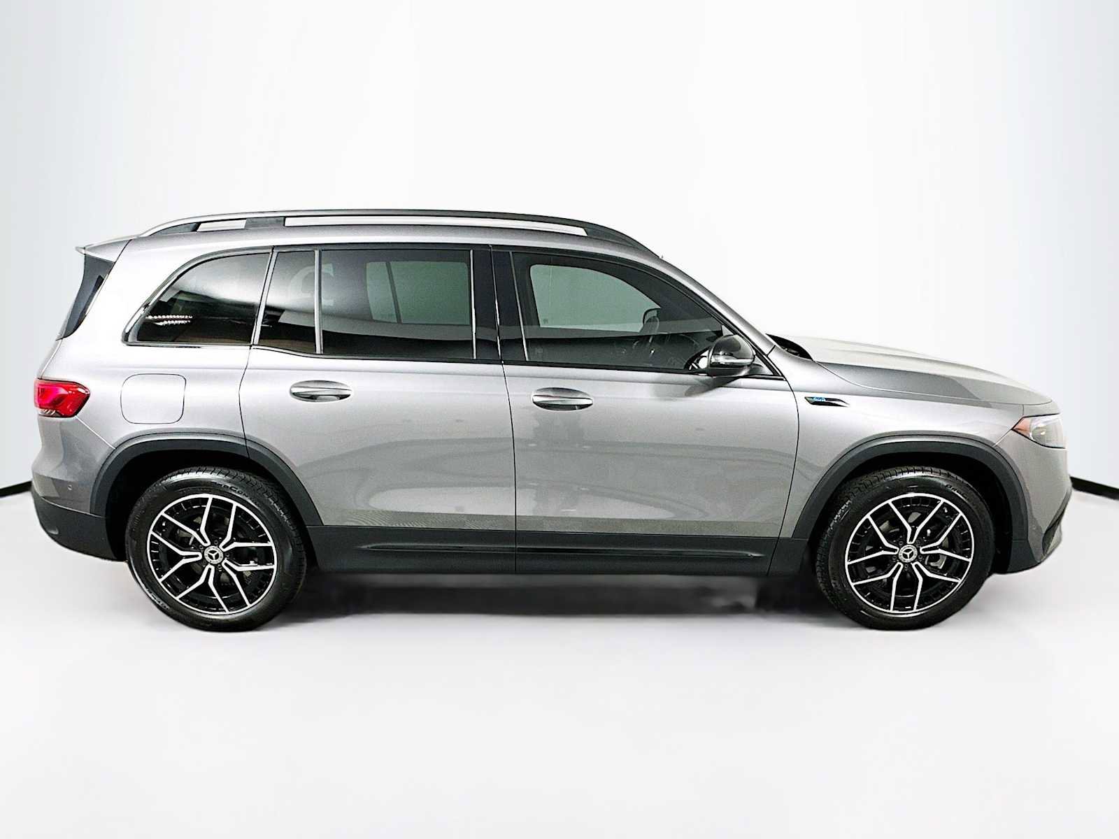 Used 2022 Mercedes-Benz EQB 300 EQB 300 image 8