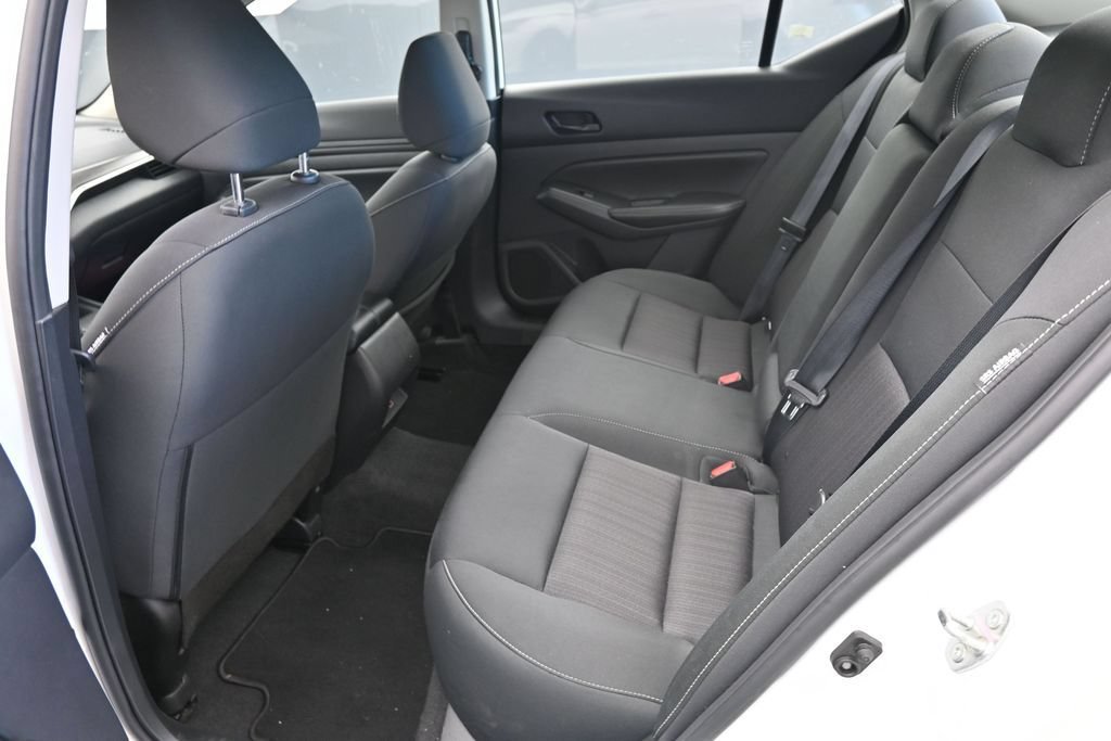 Used 2025 Nissan Altima 2.5 SV FWD image 15