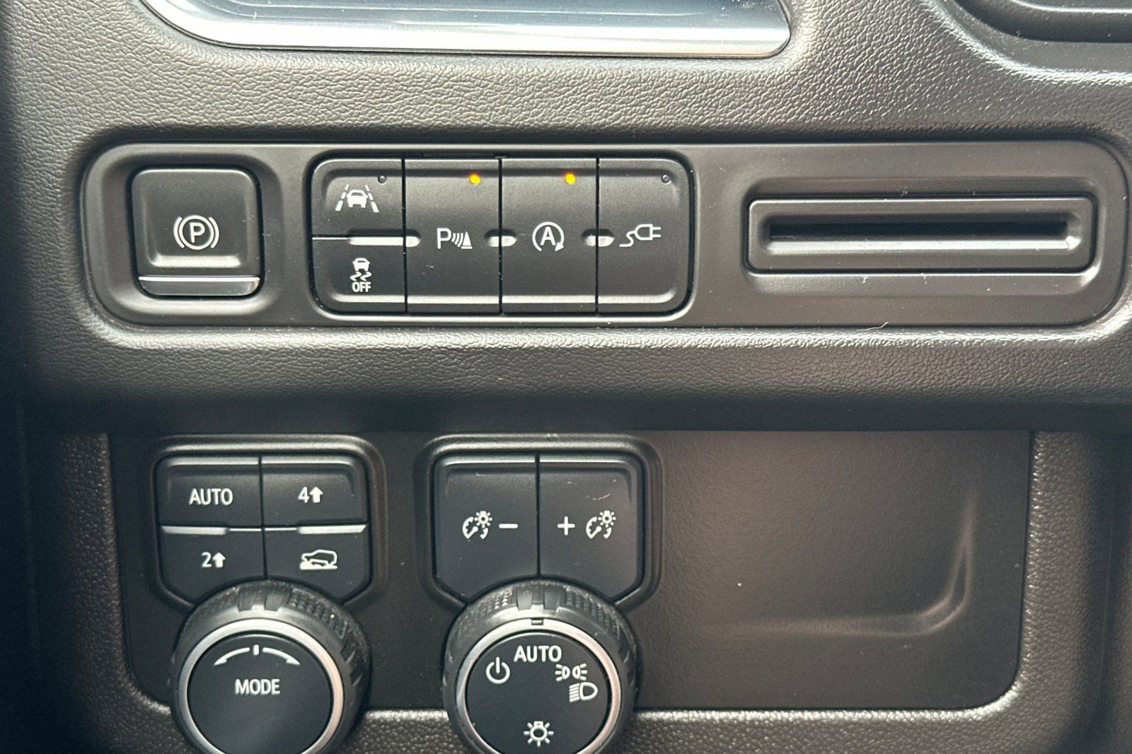 Used 2021 Chevrolet Tahoe RST w/ Luxury Package image 41