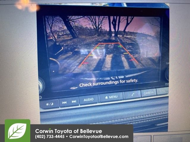 Used 2024 Nissan Rogue S image 11