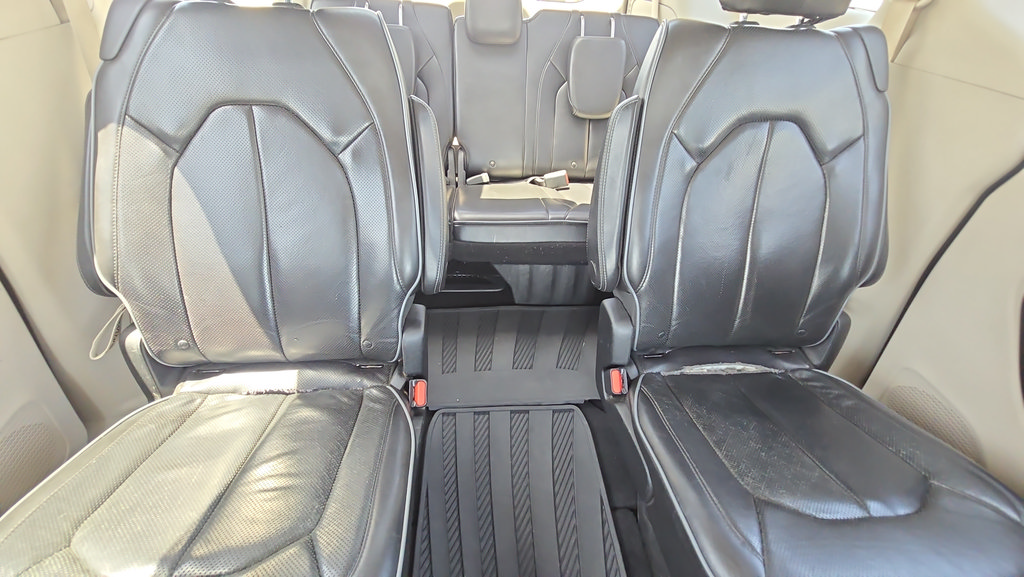 Used 2018 Chrysler Pacifica Limited FWD image 10