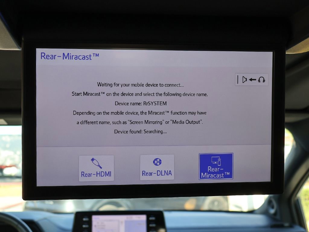Used 2023 Toyota Sienna Limited FWD image 57