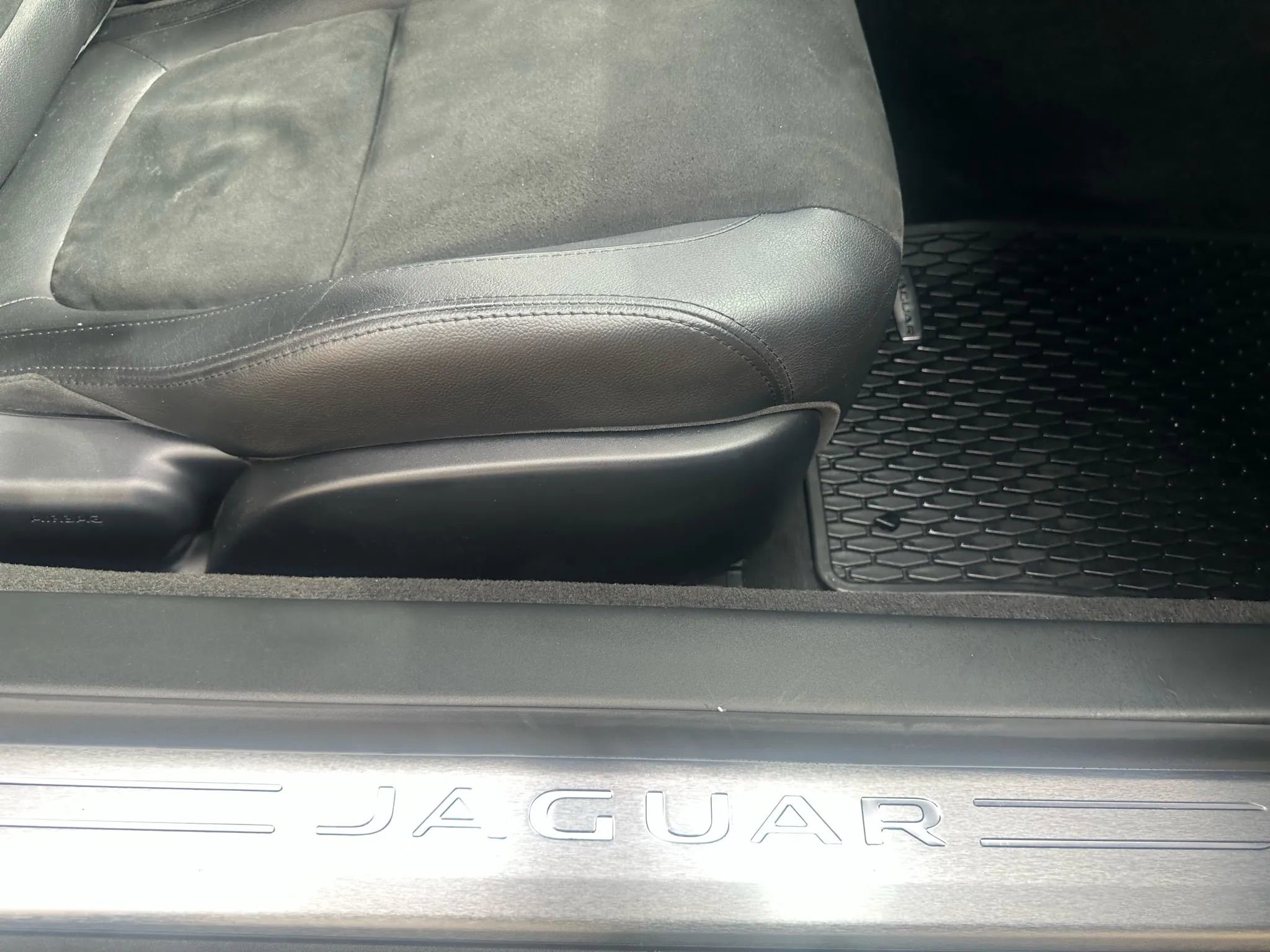 Used 2014 Jaguar F-TYPE S image 22