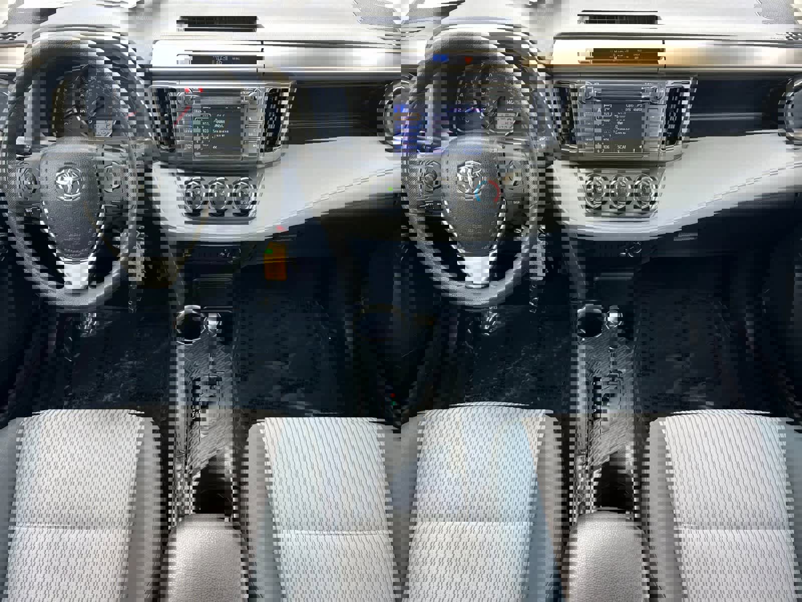 Used 2013 Toyota RAV4 LE image 4