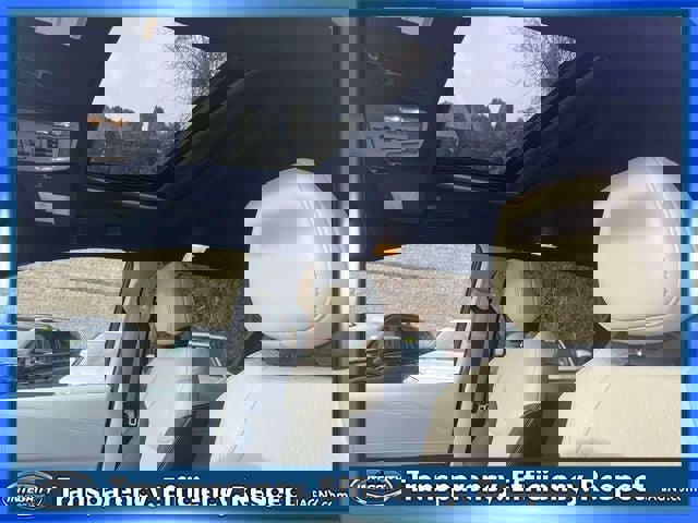 Used 2025 Toyota Sienna XSE w/ XSE Plus Package image 21