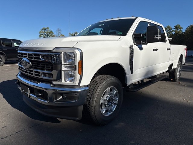 New 2026 Ford F350 XLT w/ FX4 Off-Road Package