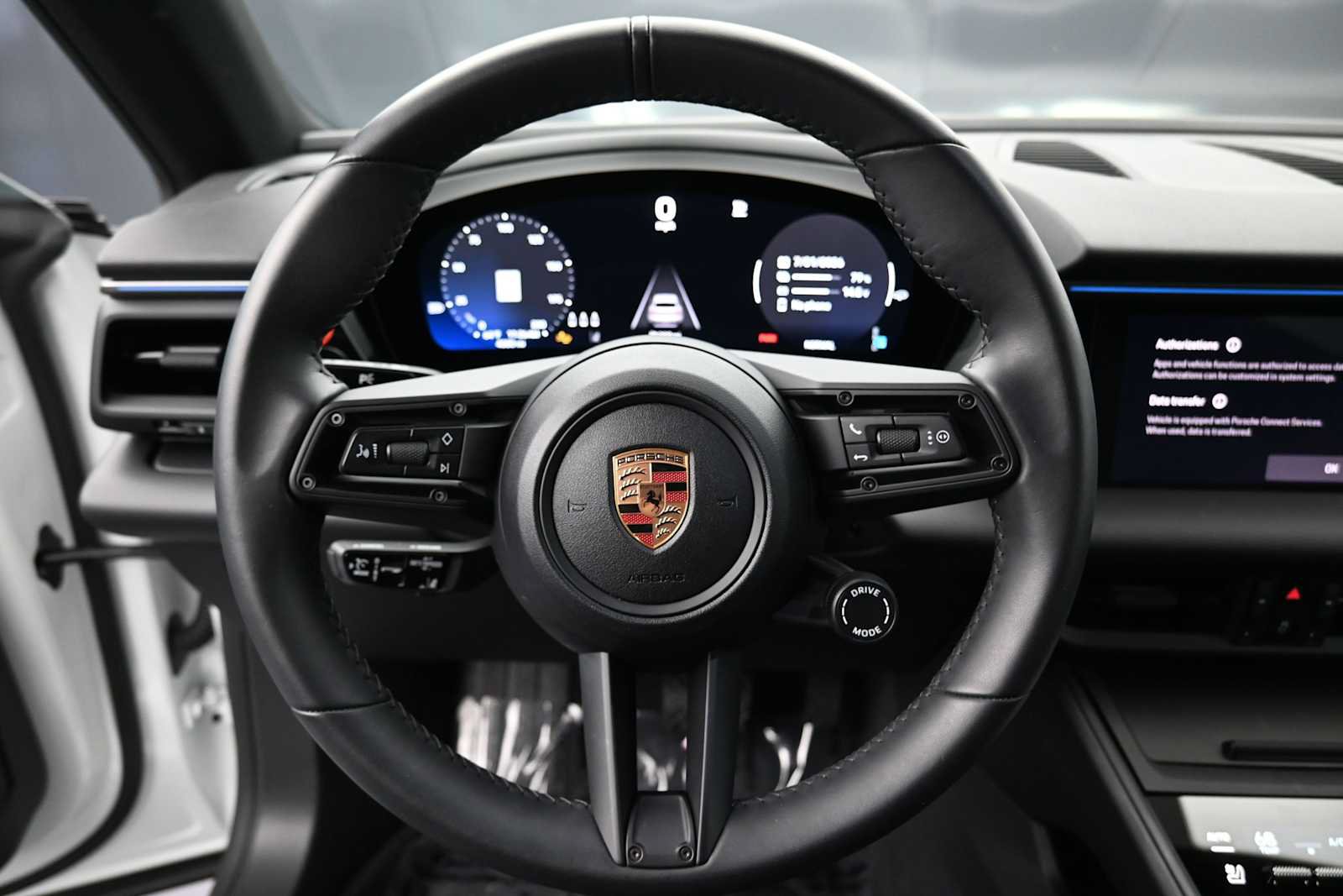 Certified 2025 Porsche Macan Electric RWD image 10