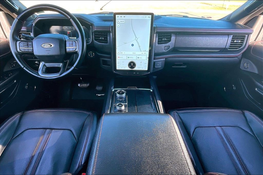 Used 2022 Ford Expedition Limited image 16