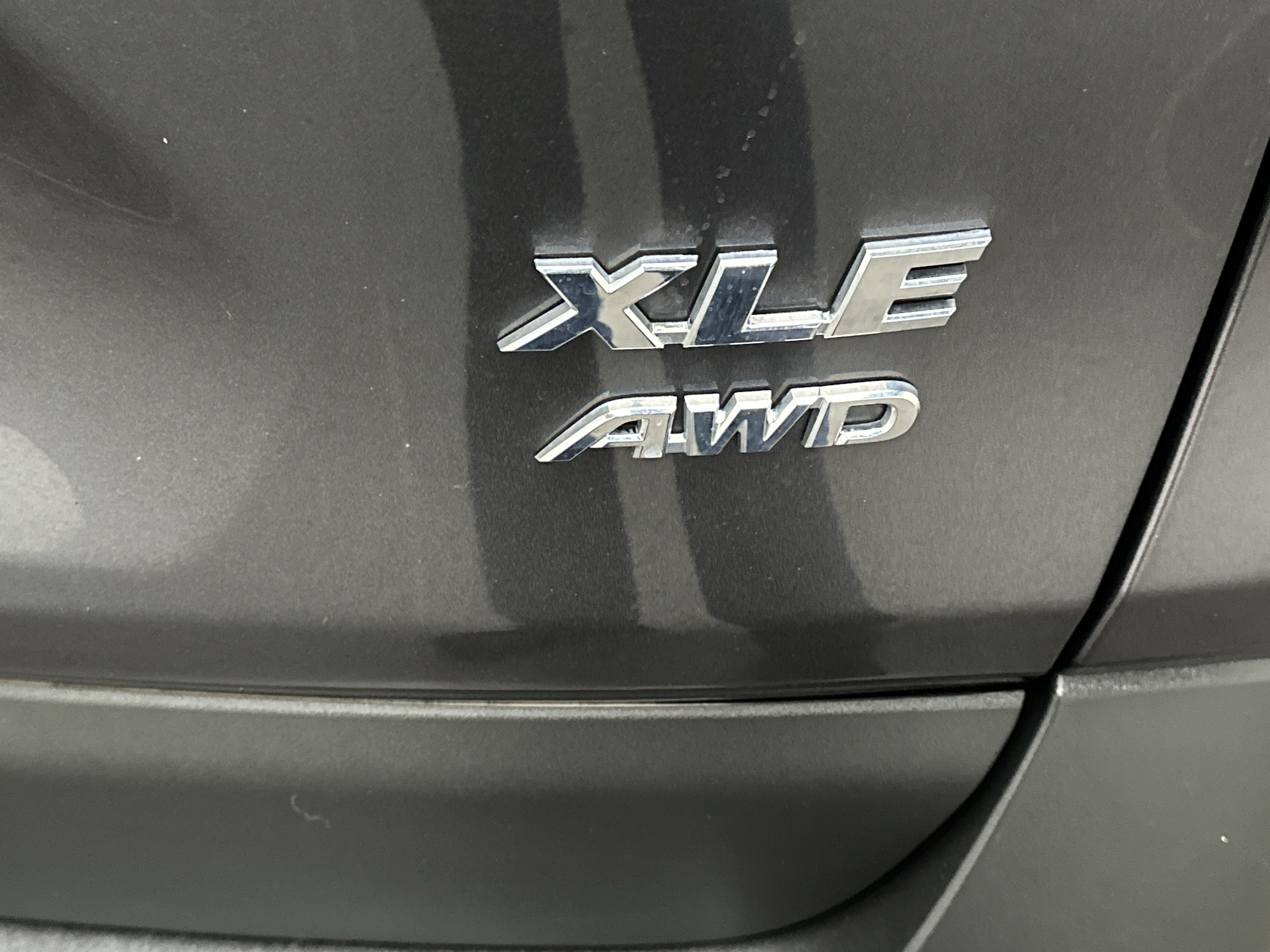Used 2022 Toyota RAV4 XLE w/ Convenience Package AWD/4WD image 12