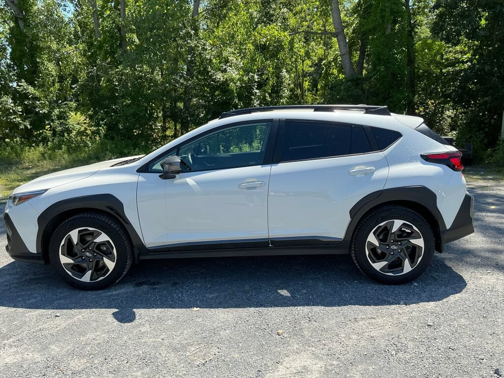 Used 2024 Subaru Crosstrek 2.5i Limited AWD/4WD image 2