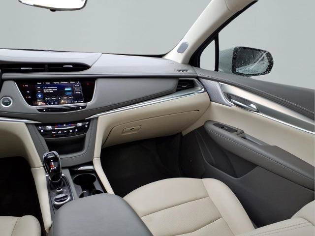 Used 2024 Cadillac XT5 Premium Luxury w/ Technology Package AWD/4WD image 9