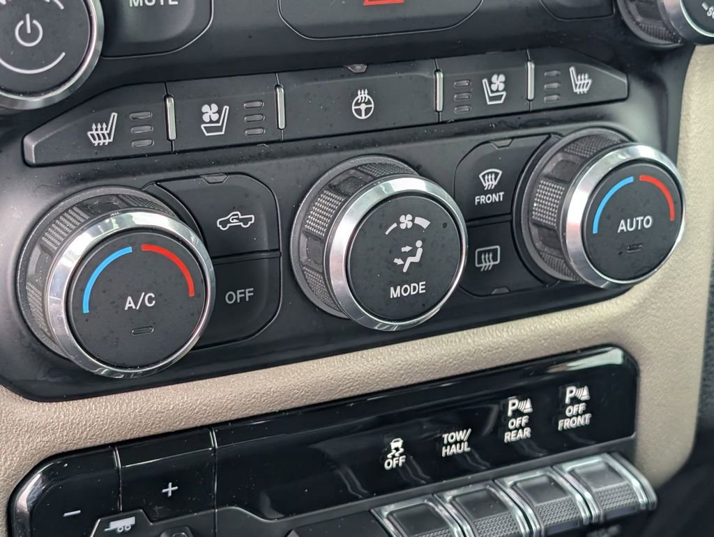 Used 2019 RAM 1500 Laramie AWD/4WD image 38
