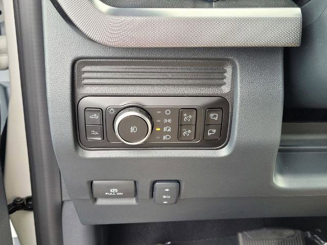 New 2026 Ford F250 Platinum w/ Tremor Off-Road Package image 14