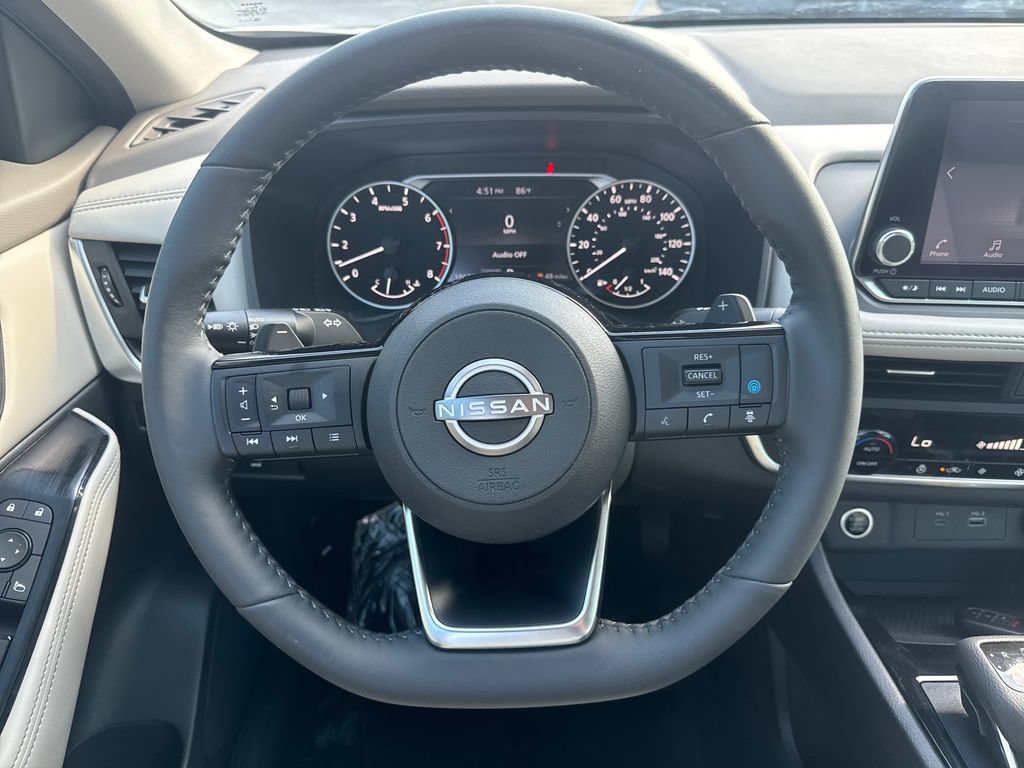 Used 2023 Nissan Rogue SV w/ SV Premium B Package FWD image 15