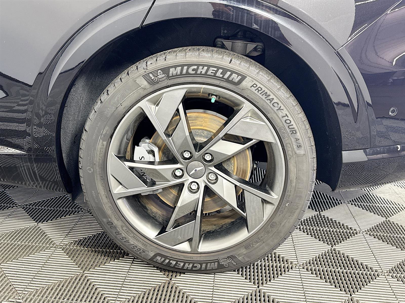 New 2023 Genesis Electrified GV70 Advanced image 32