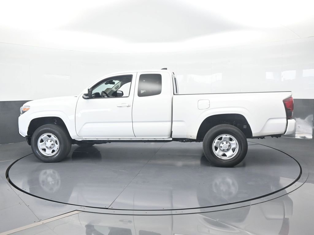 Used 2022 Toyota Tacoma SR image 3