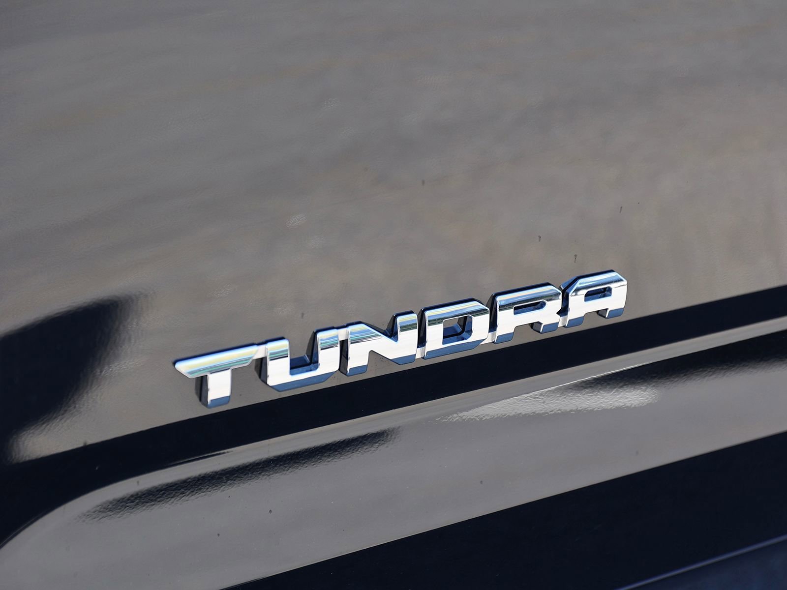 Used 2022 Toyota Tundra SR5 AWD/4WD image 9