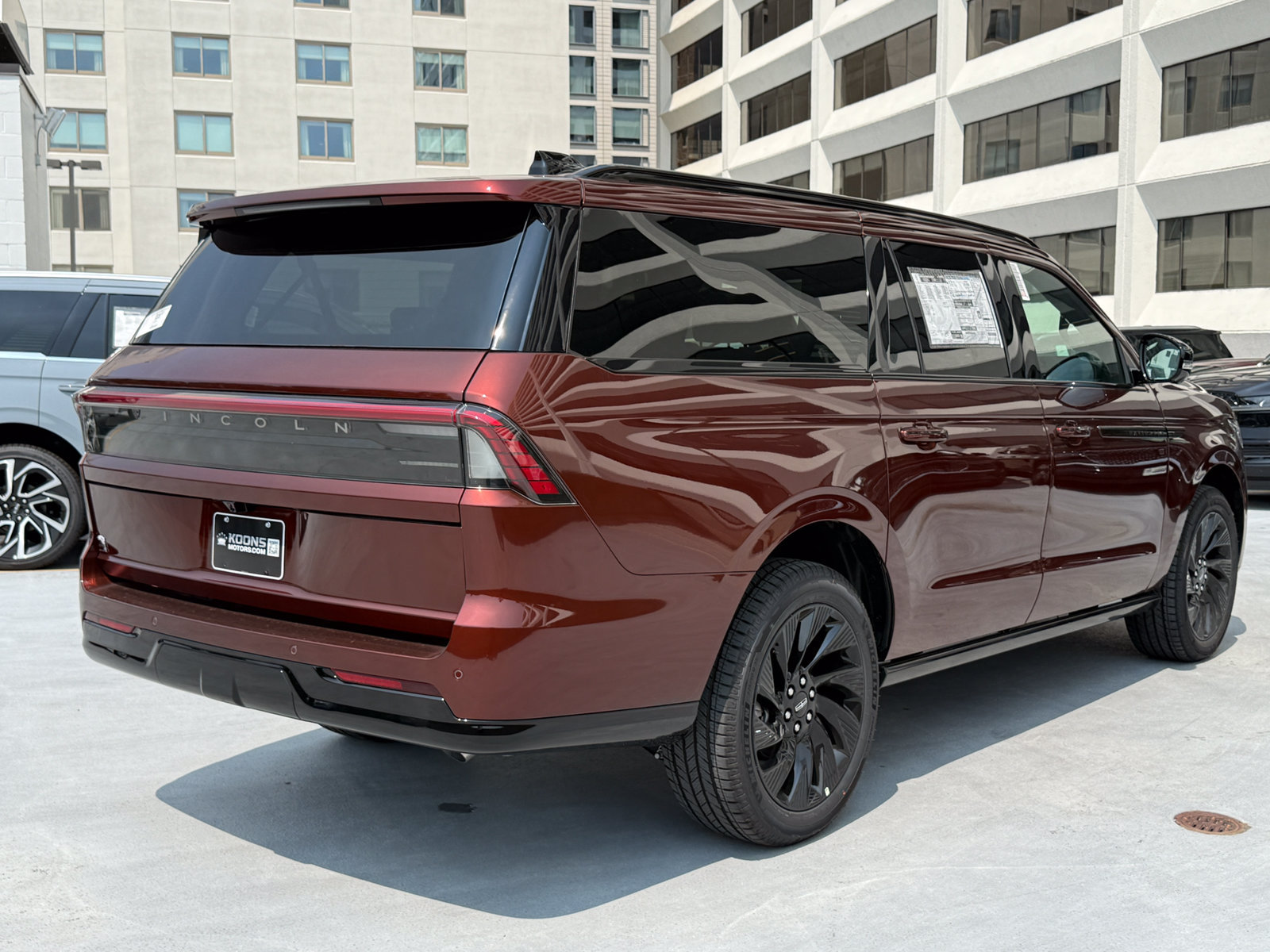 New 2027 Lincoln Navigator L Reserve w/ Jet Appearance Package AWD/4WD image 5