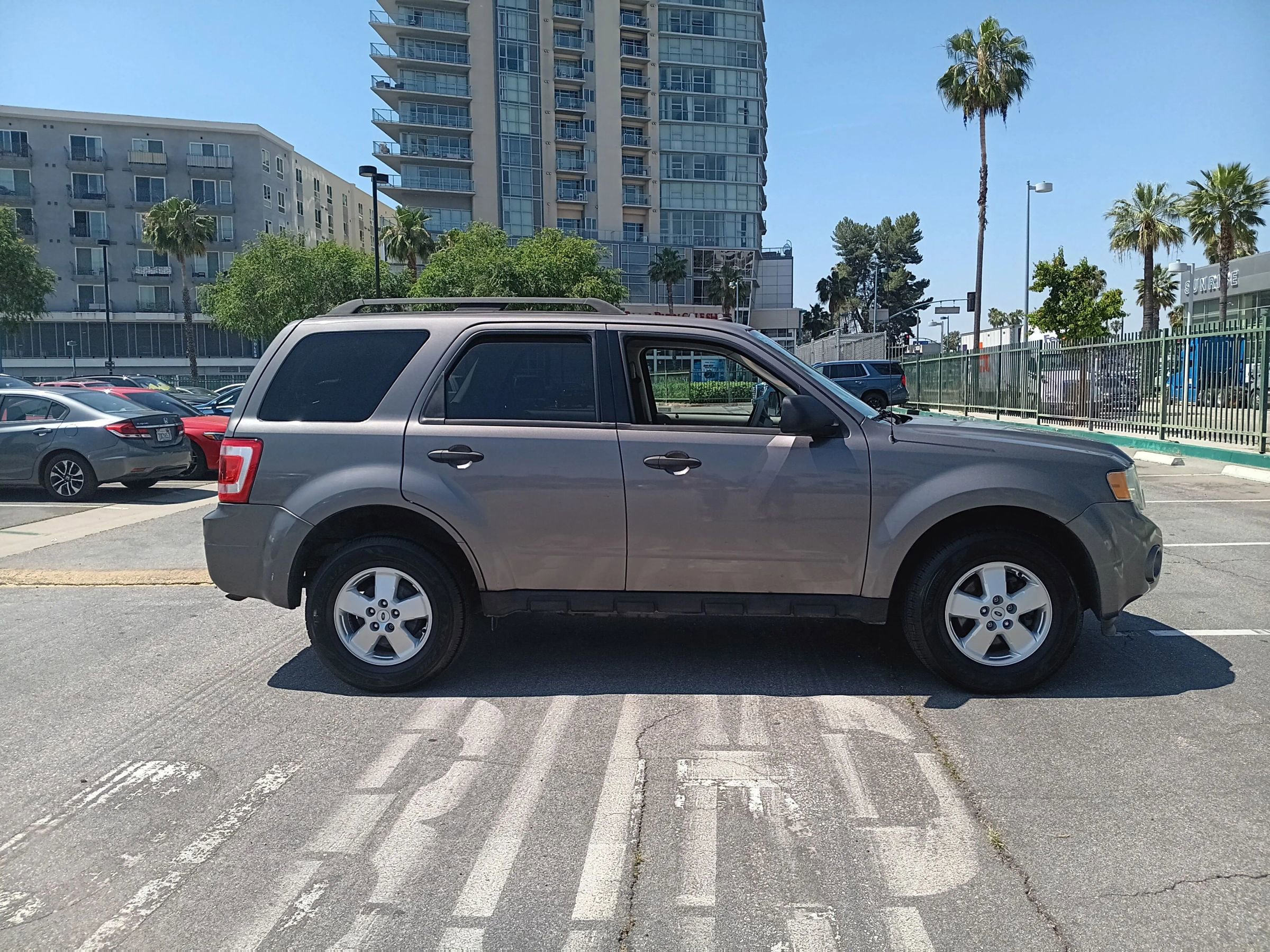 Used 2011 Ford Escape XLT FWD image 4