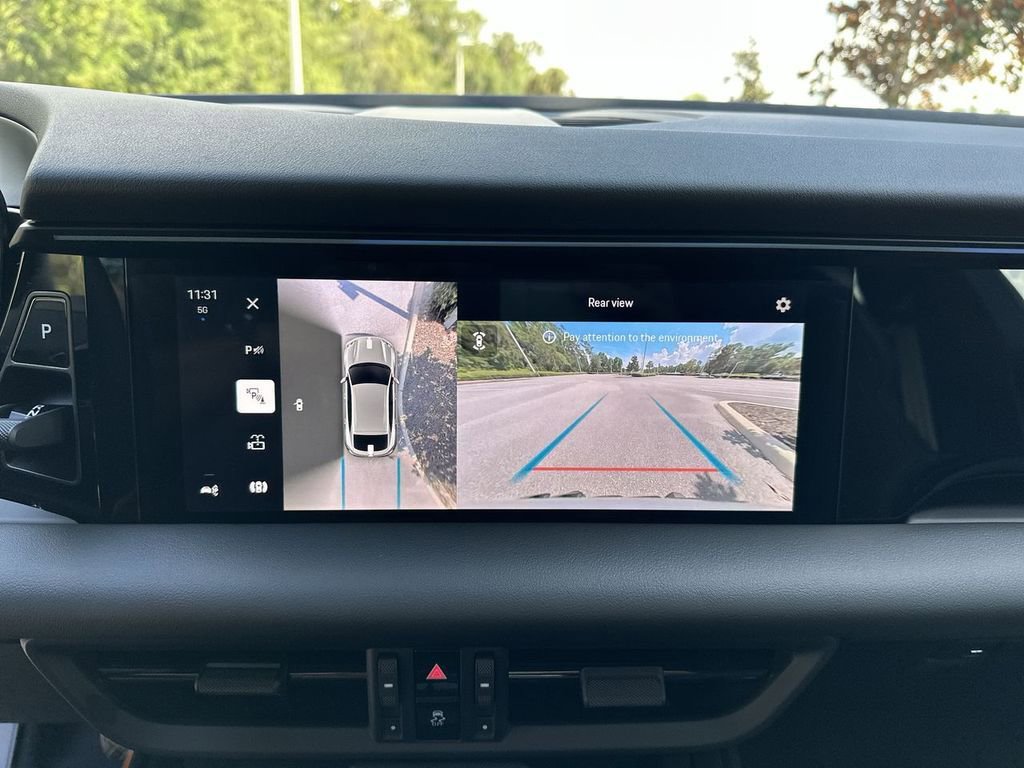 Certified 2025 Porsche Macan Electric image 13
