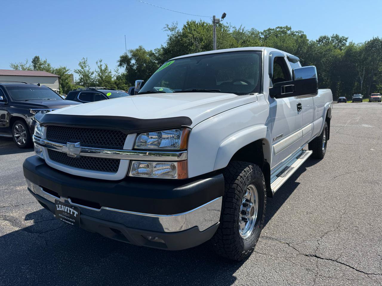 Used 2004 Chevrolet Silverado 2500 LS w/ Skid Plate Package AWD/4WD image 2