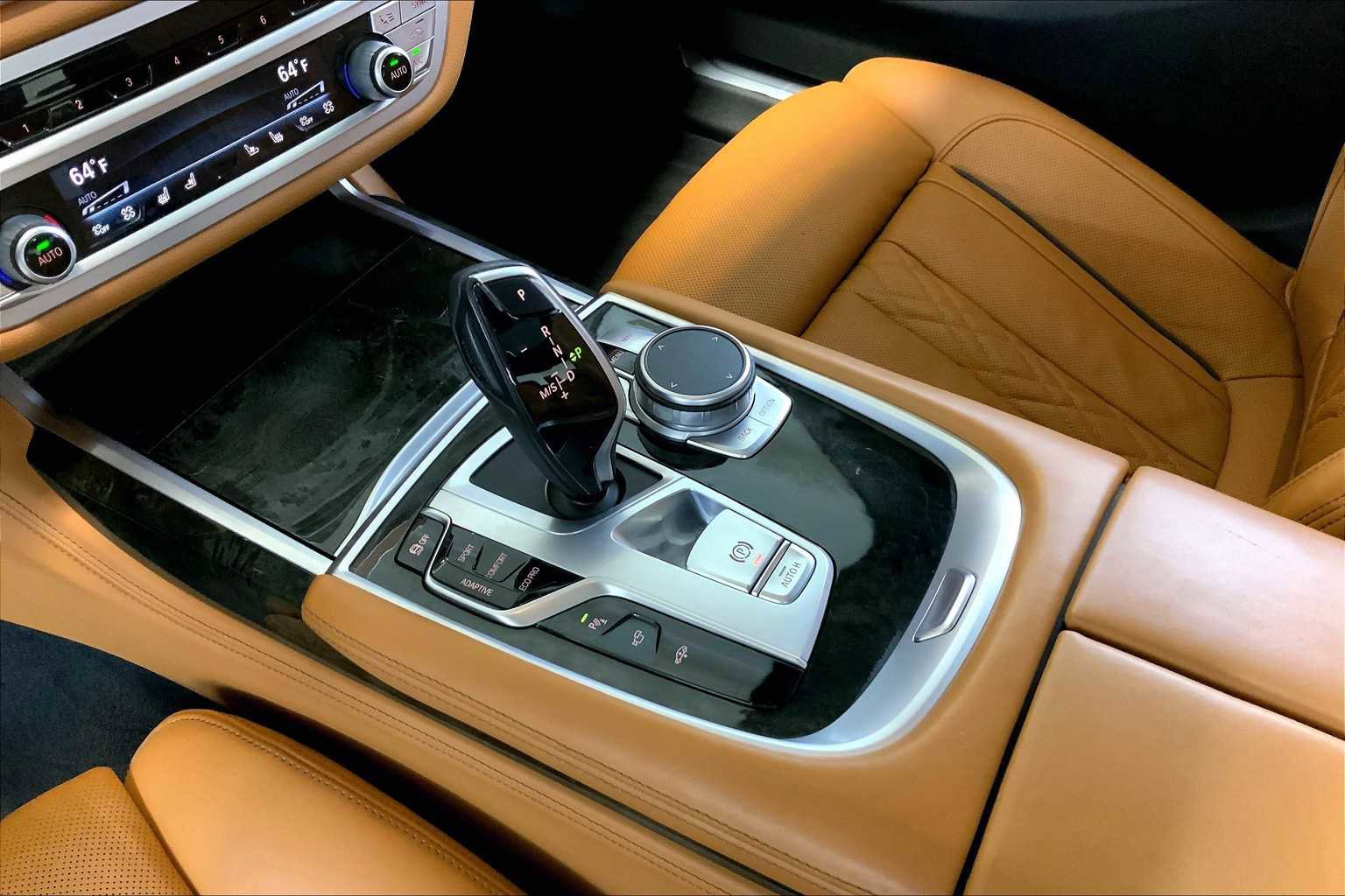 Used 2021 BMW 750i xDrive w/ Autobahn Package AWD/4WD image 16