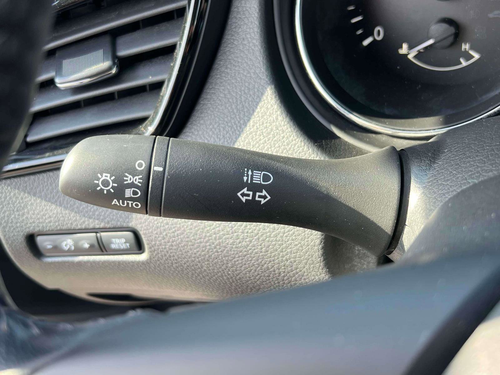 Used 2020 Nissan Rogue Sport SL AWD/4WD image 16