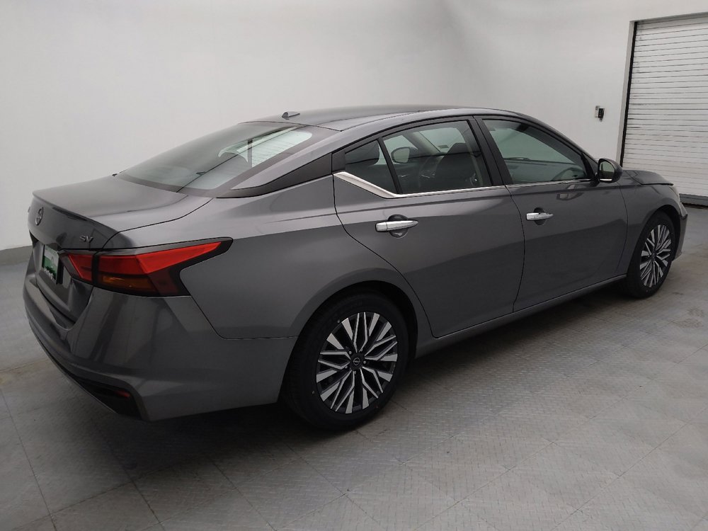 Used 2024 Nissan Altima 2.5 SV image 10