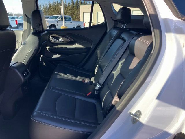 Used 2024 GMC Terrain SLT image 19