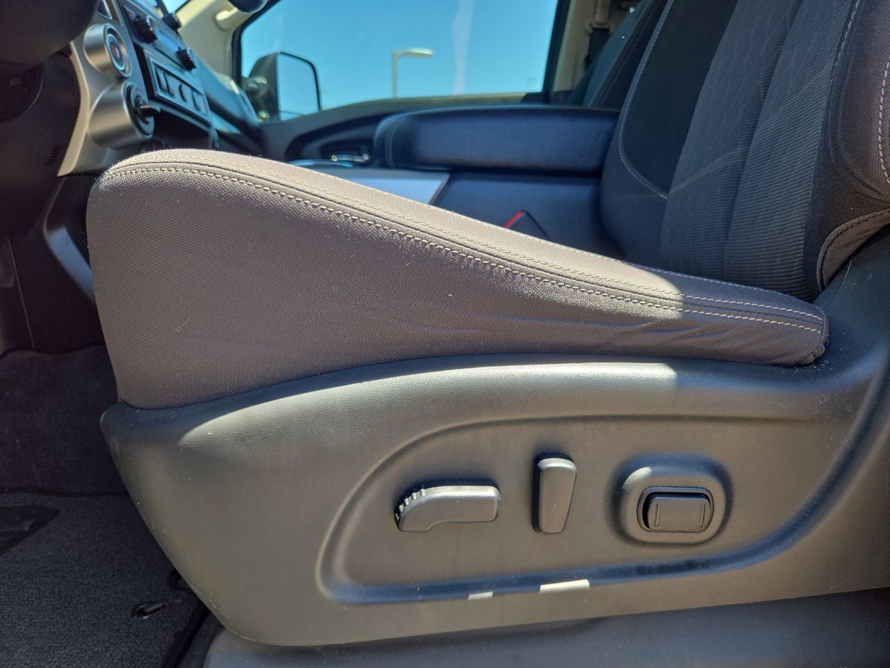 Certified 2021 Nissan Titan SV w/ SV Convenience Package AWD/4WD image 28