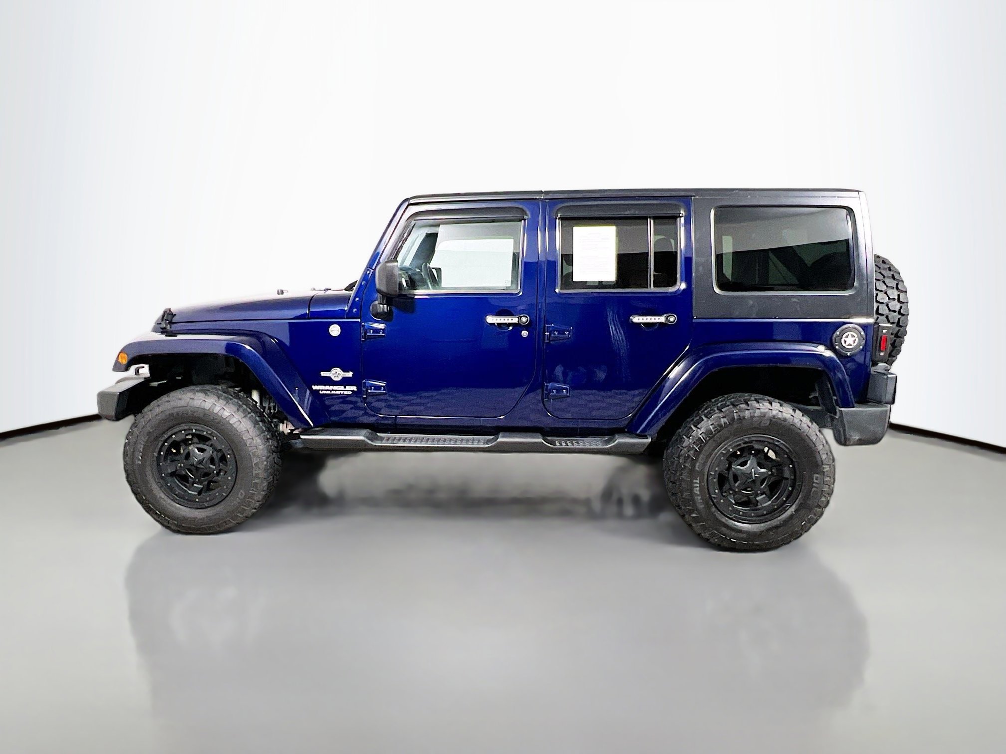 Used 2012 Jeep Wrangler Unlimited Freedom Edition image 9