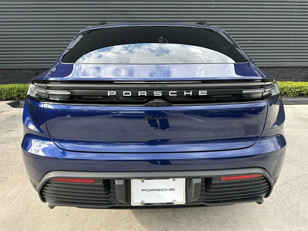 Used 2026 Porsche Macan Electric RWD image 12