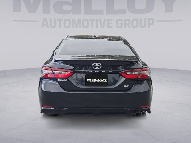 Used 2024 Toyota Camry SE FWD image 4