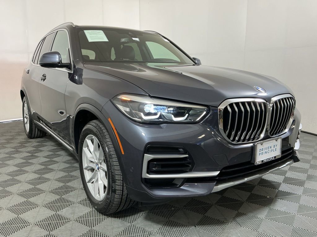 Certified 2022 BMW X5 xDrive40i w/ Premium Package AWD/4WD image 4