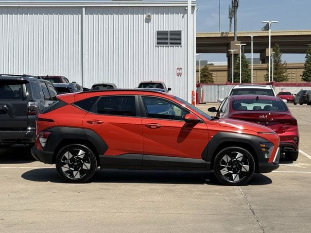 Used 2025 Hyundai Kona SEL FWD image 3