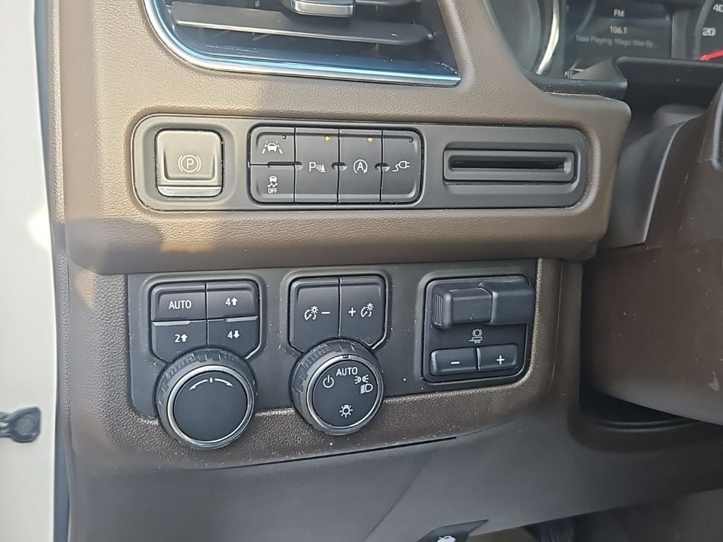 Used 2021 Chevrolet Tahoe LT w/ Luxury Package image 11