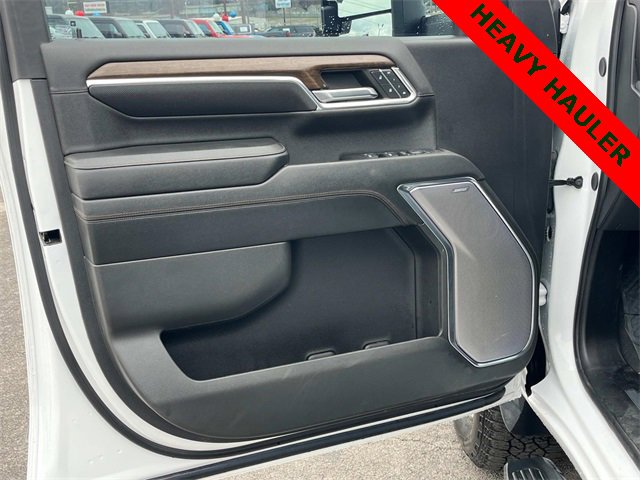 Used 2024 Chevrolet Silverado 3500 High Country w/ High Country Premium Package image 17