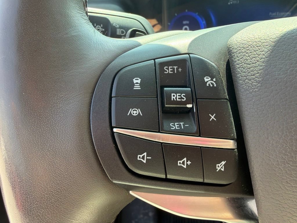 Used 2020 Ford Explorer Platinum w/ Premium Technology Package AWD/4WD image 17