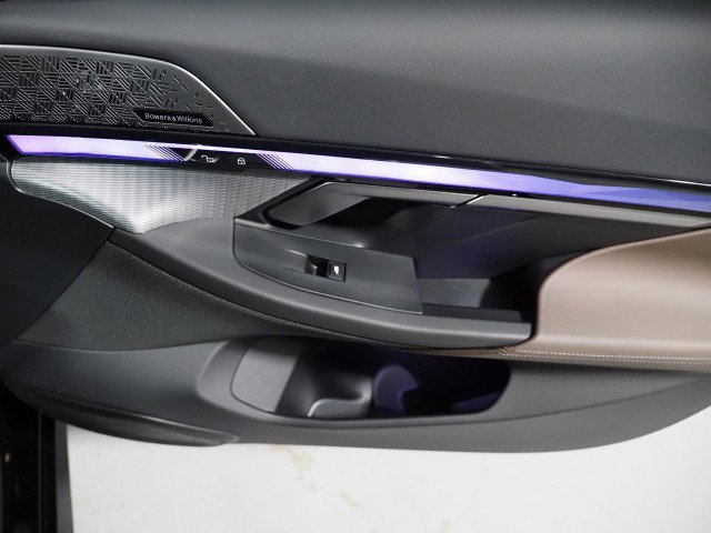 Used 2025 BMW i5 eDrive40i w/ M Sport Package image 69