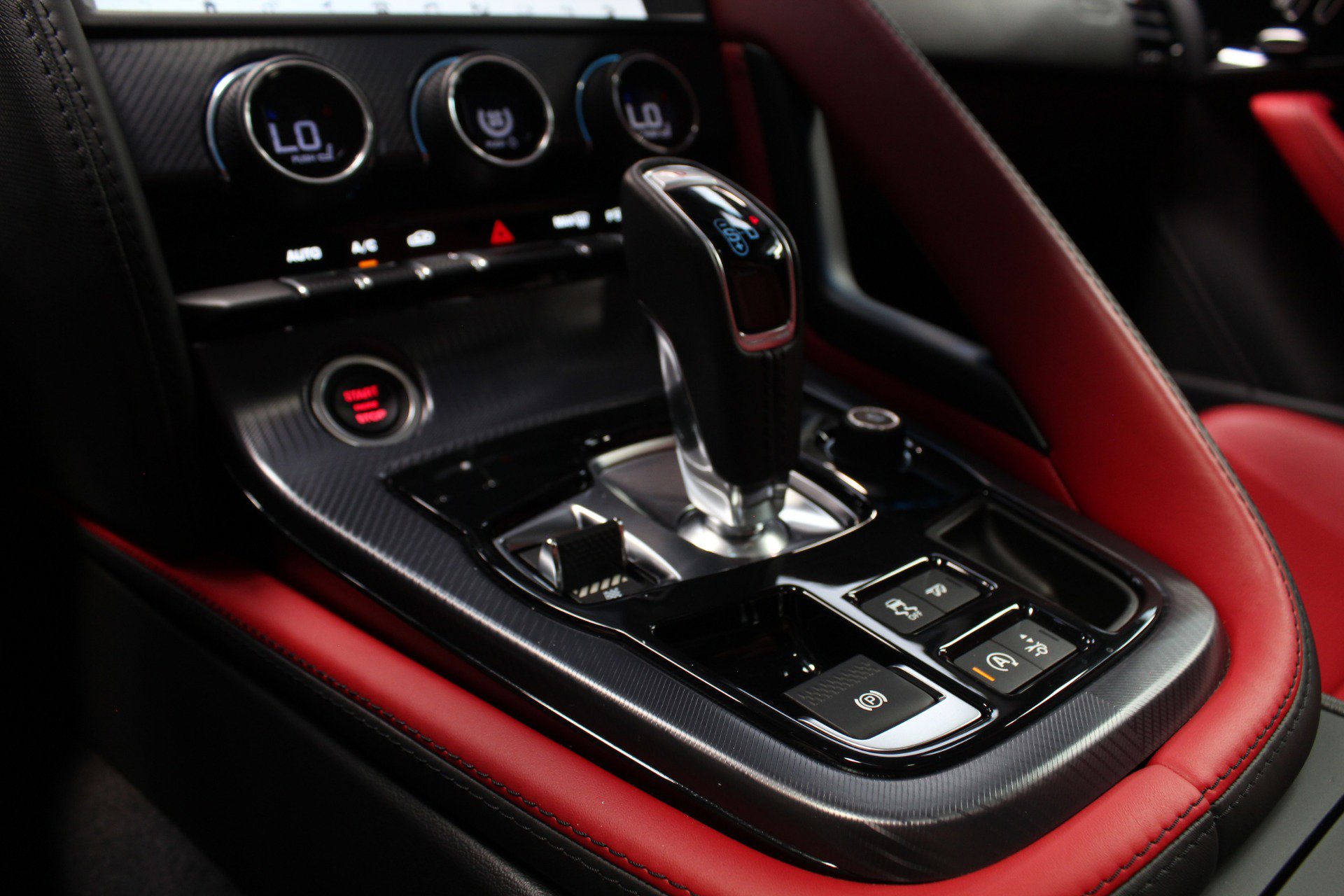 Used 2020 Jaguar F-TYPE R-Dynamic image 34