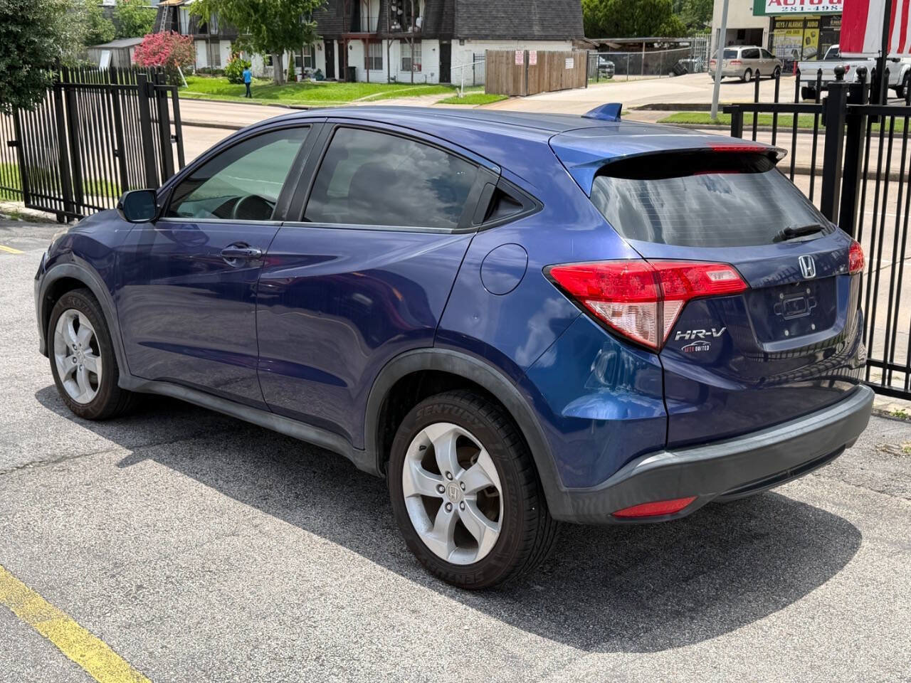 Used 2016 Honda HR-V LX image 4