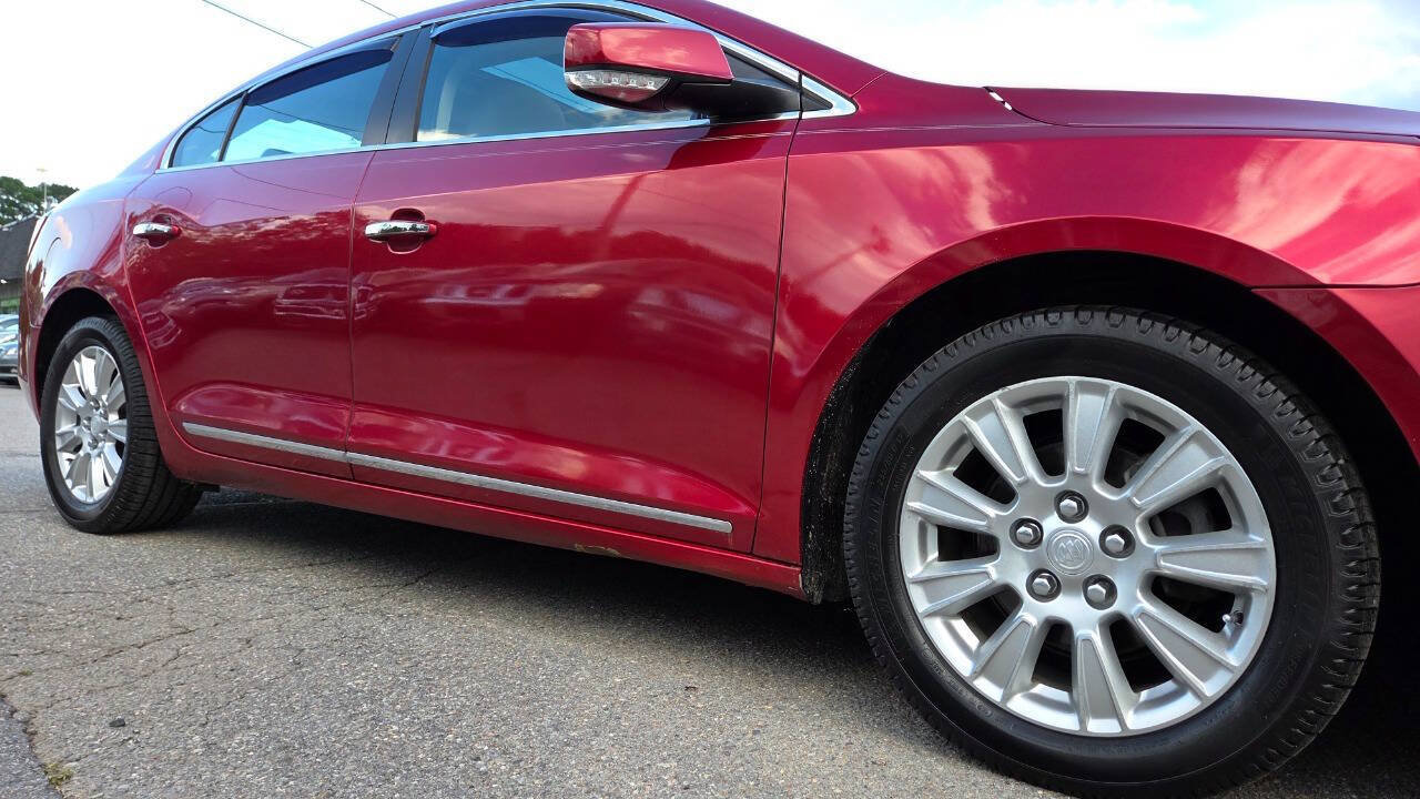 Used 2012 Buick LaCrosse Premium w/ Entertainment Package FWD image 18