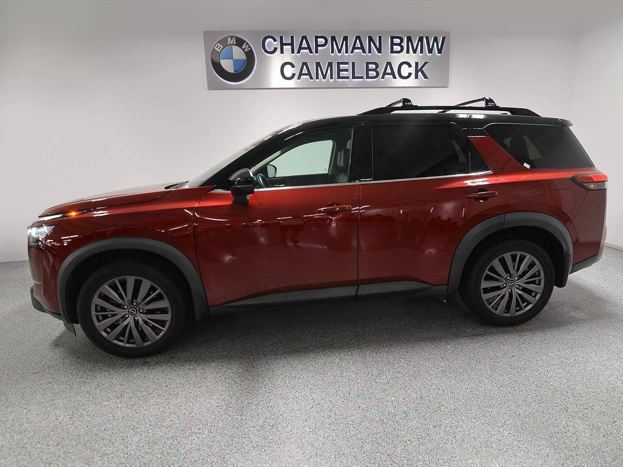 Used 2024 Nissan Pathfinder SL w/ SL Premium Package FWD image 3